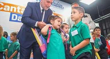 Başkan Sandıkçı: "Eğitim yolculuğunun her aşamasında öğrencilerimizin ve ailelerimizin yanındayız"