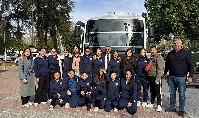 Başkan Topaloğlu'ndan voleybolculara moral desteği