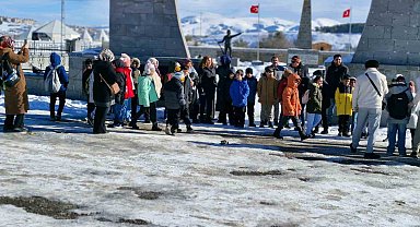 Başöğretmen İlkokulu Öğrencileri Sarıkamış Şehitlerini unutmadı