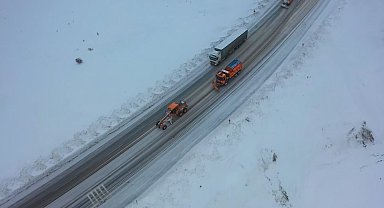 Bayburt ve Erzincan'ın yüksek kesimlerinde kar yağışı etkili oldu
