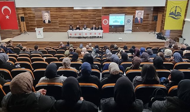 Bayburt'ta insan hakları konulu panel düzenlendi