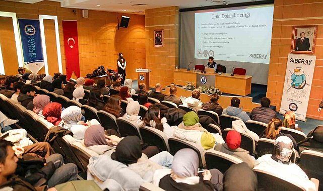 Bayburt'ta öğrenciler yapay zeka destekli dolandırıcılığa karşı bilgilendirildi