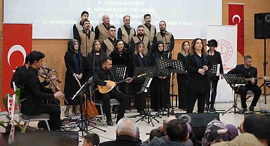 Bayburt'ta öğretmenlerden türkü ziyafeti