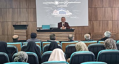 Bayburt'ta umrecilere hazırlık eğitimi verildi