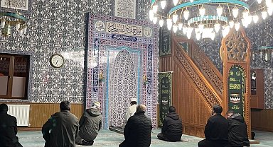 Bayburt'ta üniversite öğrencileri camilerde imamlık ve müezzinlik yaptı