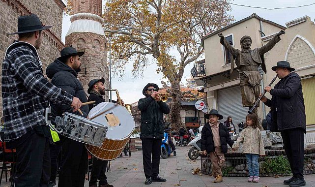 Bergamalı kadınlardan tarihi arastada panayır