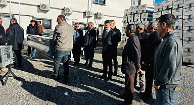 Besni'de 84 yetiştiriciye otomatik yemlik dağıtıldı