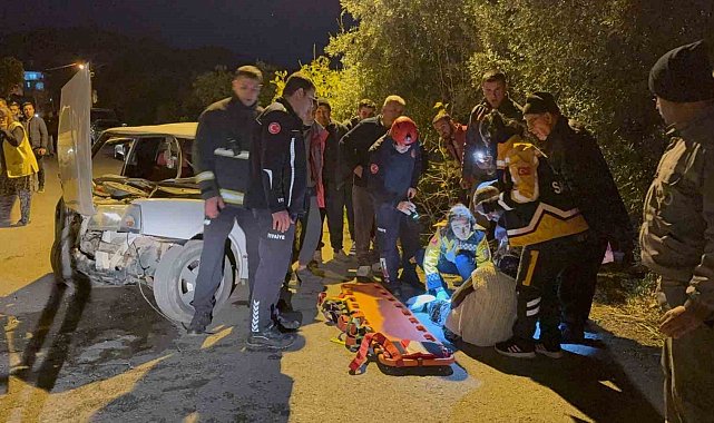 Beton bloğa çarpan Tofaş hurdaya döndü: 1 yaralı