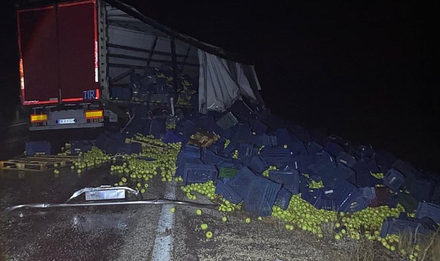 Beyşehir'de tır bariyerlere çarptı: 1 yaralı