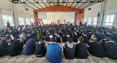 Bilal Erdoğan, Kütahya'da öğrencilerle buluştu