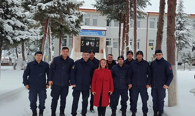 Bilecik Pazaryeri'nde Başkan Kaya'dan görev başındaki çalışanlara yerinde ziyaret