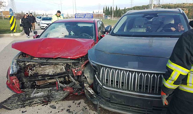 Bilecik'te aday sürücü direksiyon sınavında kaza yaptı: 4 yaralı