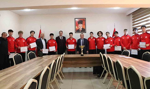 Bilecik'te genç basketbolculardan il birinciliği