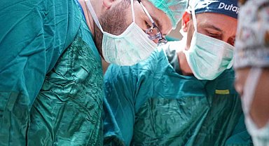 Bilecik'te ilk defa karın zarı açılmadan 'Rahim Koruyucu Sakrokolpopeksi' ameliyatı yapıldı