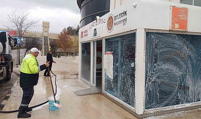 Bilecik'te kent genelinde durak temizliği seferberliği