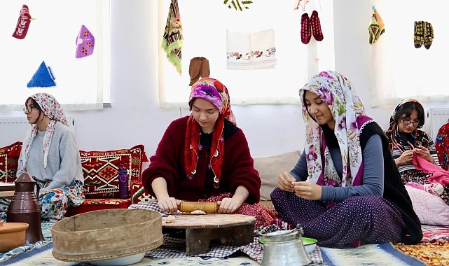 Bilecik'te öğrencilerden hayır çarşısı