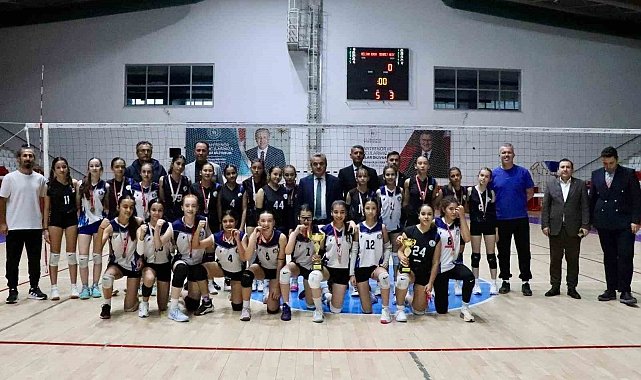 Bilecik'te Yıldız Kızlar Voleybol finali heyecanı