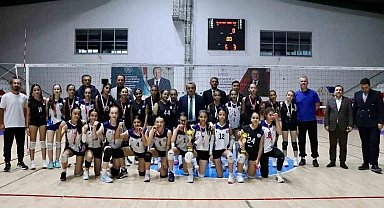 Bilecik'te Yıldız Kızlar Voleybol finali heyecanı