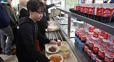 Bilecikli şehit İlhan Ongan'ın anısına binlerce kişiye ücretsiz yemek dağıtıldı