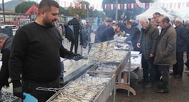 Binlerce vatandaş hamsi festivalinde buluştu: 7 ton hamsi tüketildi
