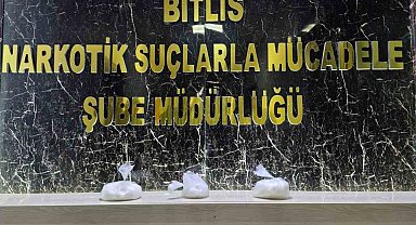 Bitlis'te 3 kilo 210 gram metamfetamin ele geçirildi