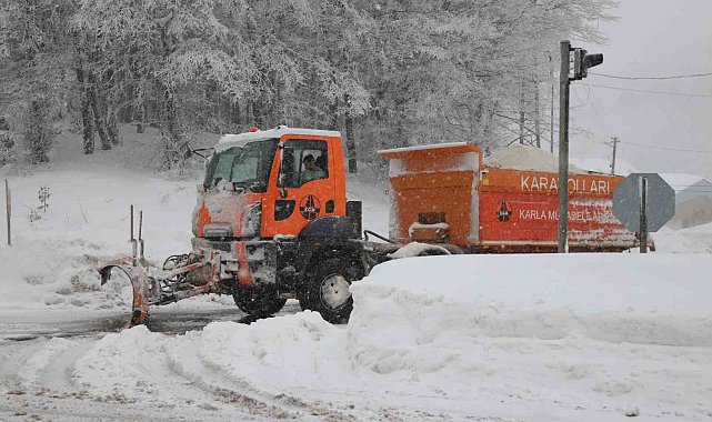 Bolu Dağı'nda yoğun kar yağışı başladı