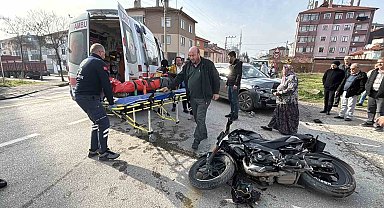 Bolu'da ciple çarpışan motosikletli yaralandı