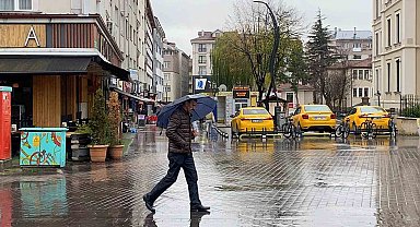 Bolu'da sağanak vatandaşlara zor anlar yaşattı