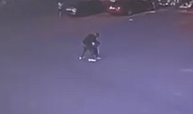 Boşanma aşamasındaki eşini sokak ortasında 12 yerinden bıçakladı, 18,6 yıl hapis cezası aldı