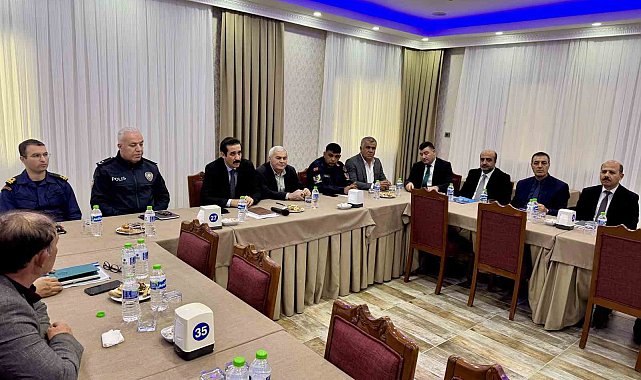 Bozyazı'da muhtarlarla istişare toplantısı
