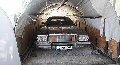 Bu serada sebze değil klasik araba yetişiyor