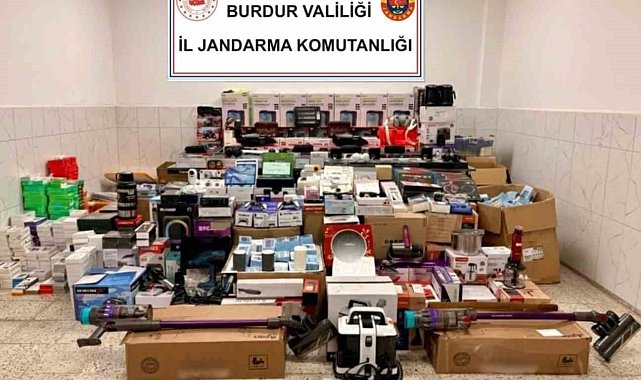 Burdur'da 1 milyon 300 bin liralık kaçak ürün ele geçirildi: 1 gözaltı