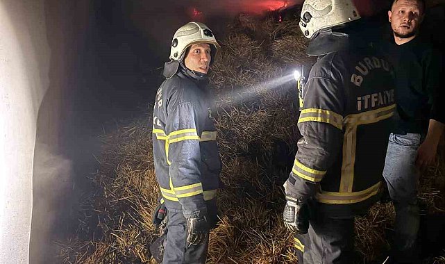 Burdur'da çıkan yangında 2 bine yakın saman balyası zarar gördü