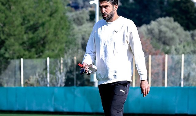 Burhan Eşer: "Devre arasında transfer arayışlarımız olacak"