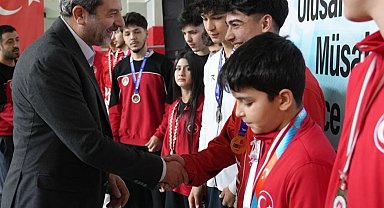 Bursa Gürsu'nun sporcularına ödül yağdı