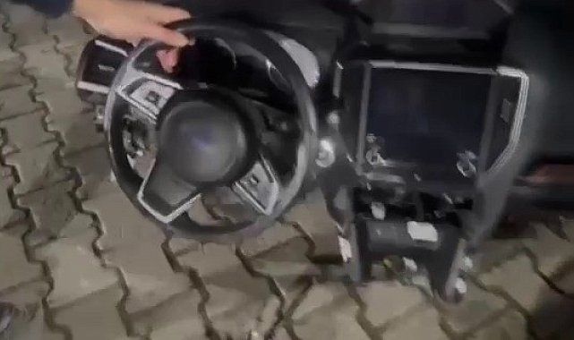 Bursa'da 12 milyonluk gümrük kaçağı otomobil parçaları ele geçirildi