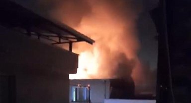 Bursa'da çatı yangını mahalleyi ayağa kaldırdı