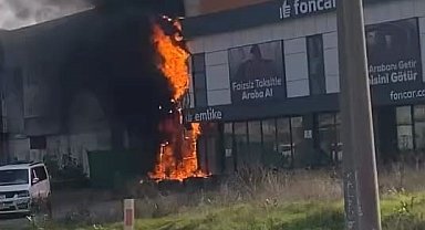 Bursa'da elektrik panosundan çıkan yangın işyerine sıçradı