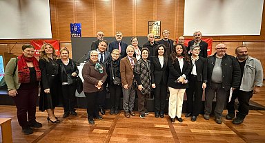 Bursa'da 'Köy Enstitüleri' paneli... Eğitimde fırsat eşitliği ve toplumsal dönüşüm konuşuldu