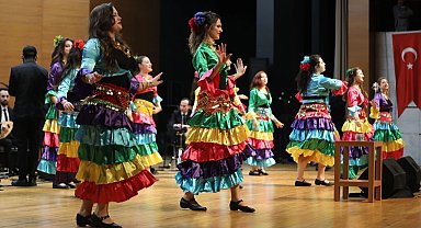 Bursa'da Roman ve Balkan gecesi coşkusu