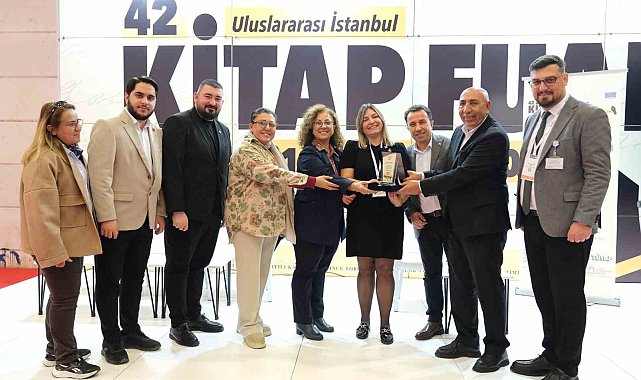 Büyükçekmece Belediyesi, TÜYAP Kitap Fuarı'nda edebiyatseverleri yazarlarla bir araya getirdi