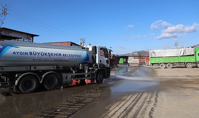 Büyükşehir ekipleri Acarlar Hali'ni temizledi