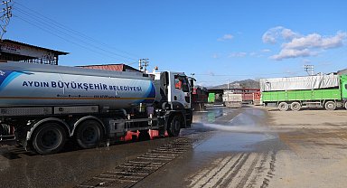 Büyükşehir ekipleri Acarlar Hali'ni temizledi