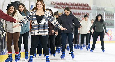 Büyükşehir Kültürpark ve Bostanlı'da buz pisti kuruyor