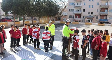 Çayırlı'da öğrencilere trafik güvenliği eğitimi