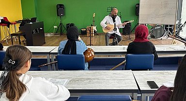 Çayırova'da bağlama kurslarına yoğun ilgi