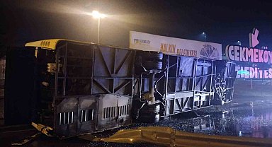 Çekmeköy'de kontrolden çıkan otobüs yan yattı