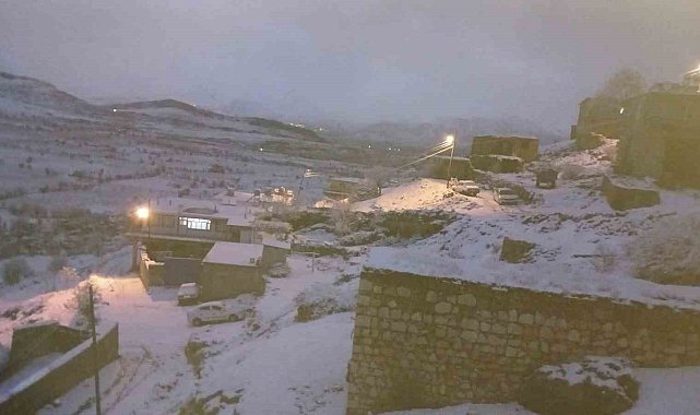 Çermik'e mevsimin ilk karı yağdı