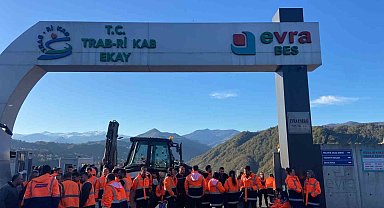 Çevreye yaydığı kötü kokular ile gündemdeydi, şimdi ise maaşlarını alamayan işçilerin eylemi ile gündemde