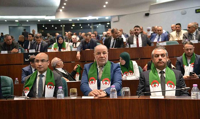 Cezayir'de Fransız sömürgeciliğini suç ilan eden yasa tasarısı oybirliği ile kabul edildi